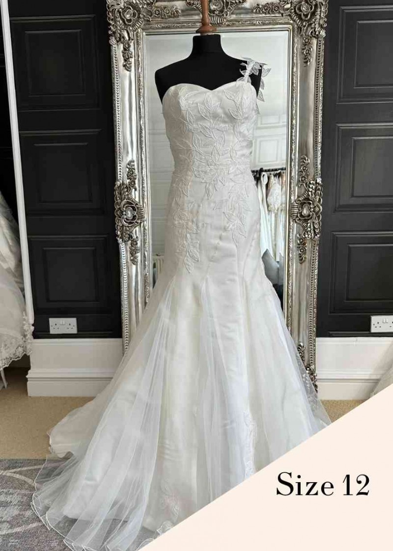 Dress Labels 25